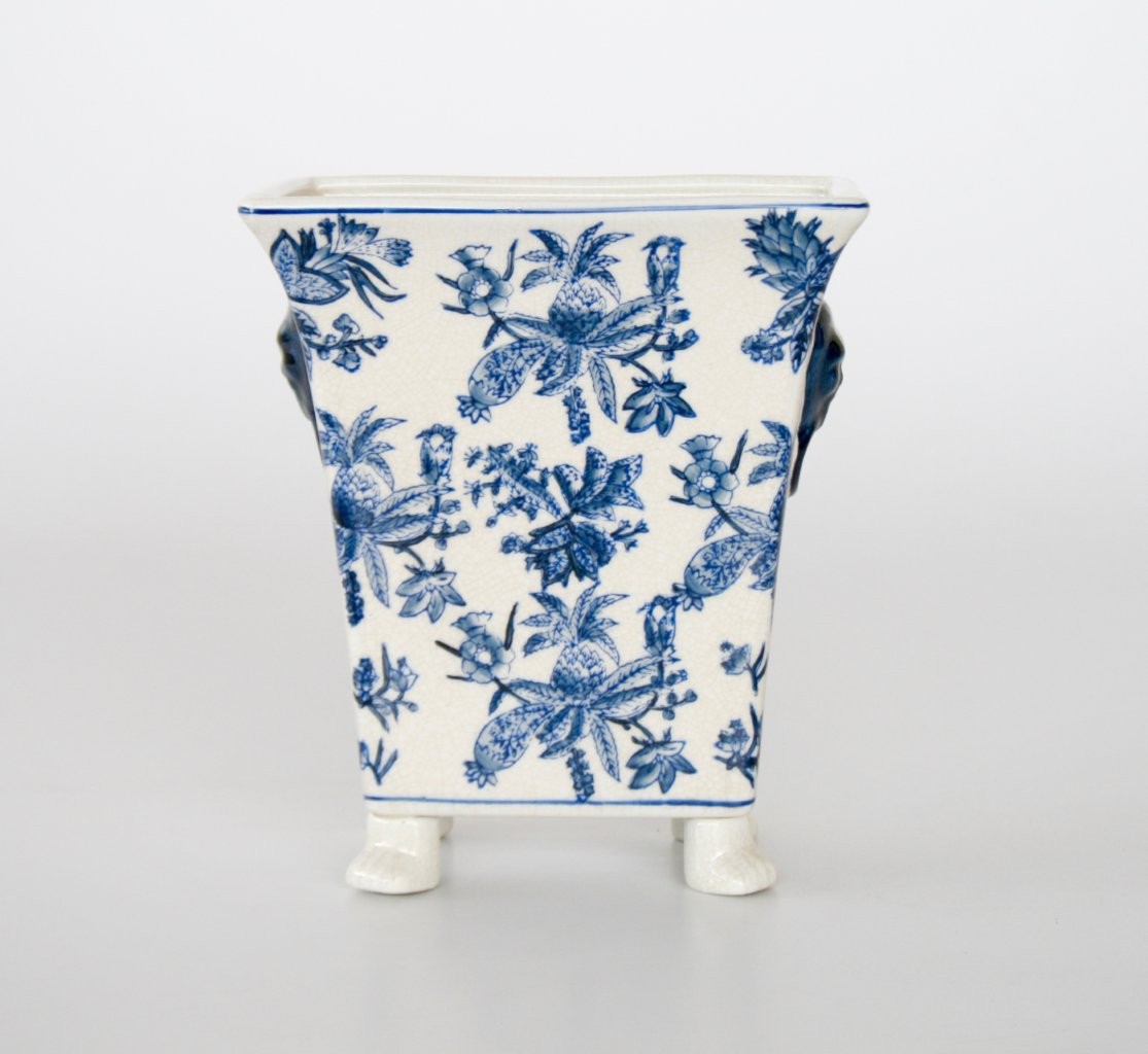 BLUE FLORAL PLANTER ON FOOT  20X18X14CM